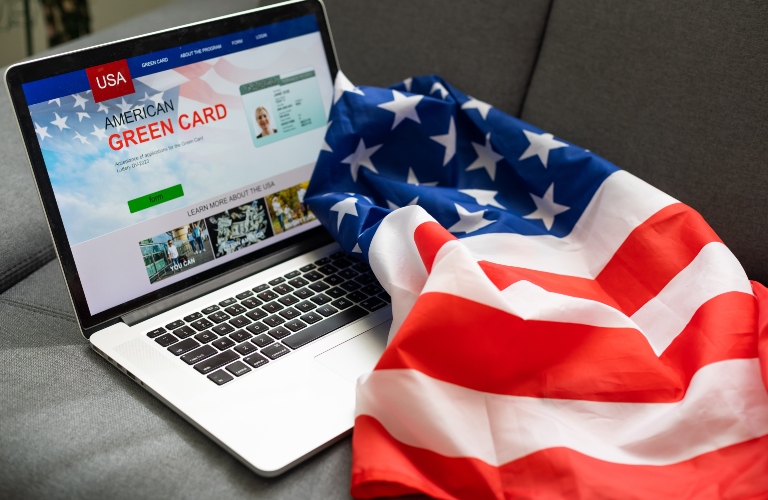 Green card in a search engine on the computer